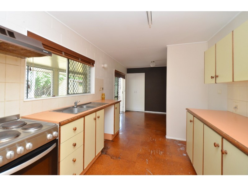 4 CUTLER COURT, Mount Louisa QLD 4814