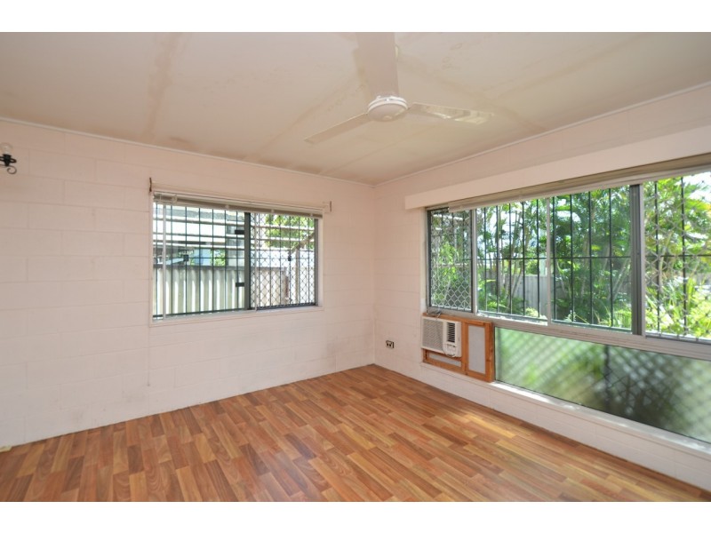 4 CUTLER COURT, Mount Louisa QLD 4814