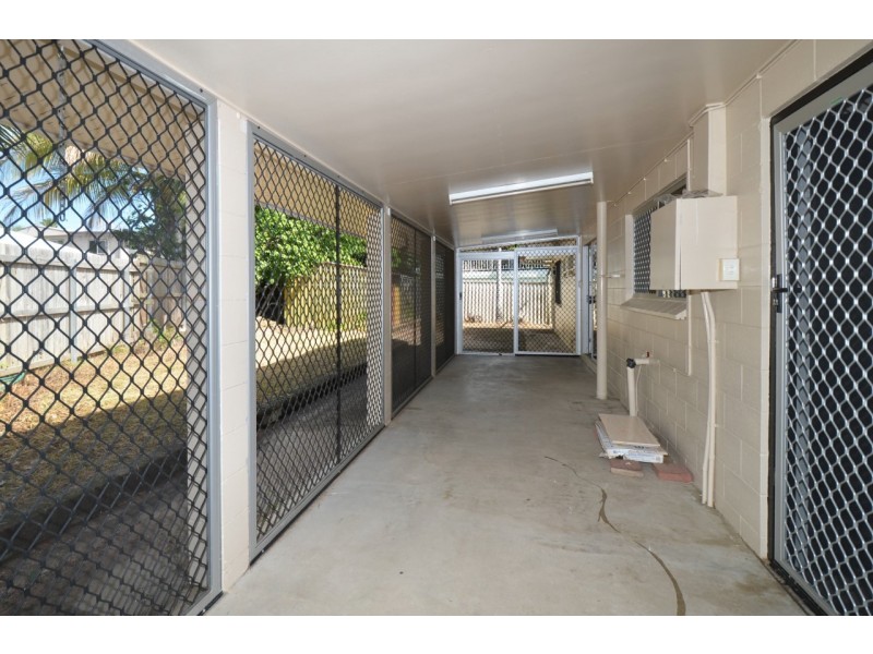 4 CUTLER COURT, Mount Louisa QLD 4814