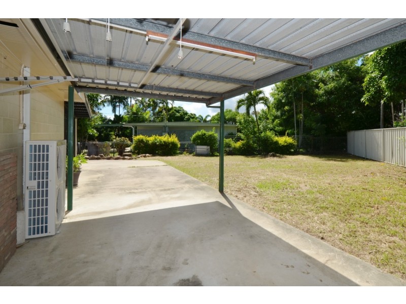 4 CUTLER COURT, Mount Louisa QLD 4814