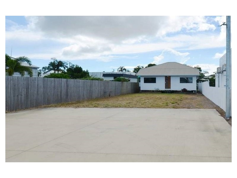 5 RAILWAY AVENUE, Railway Estate QLD 4810