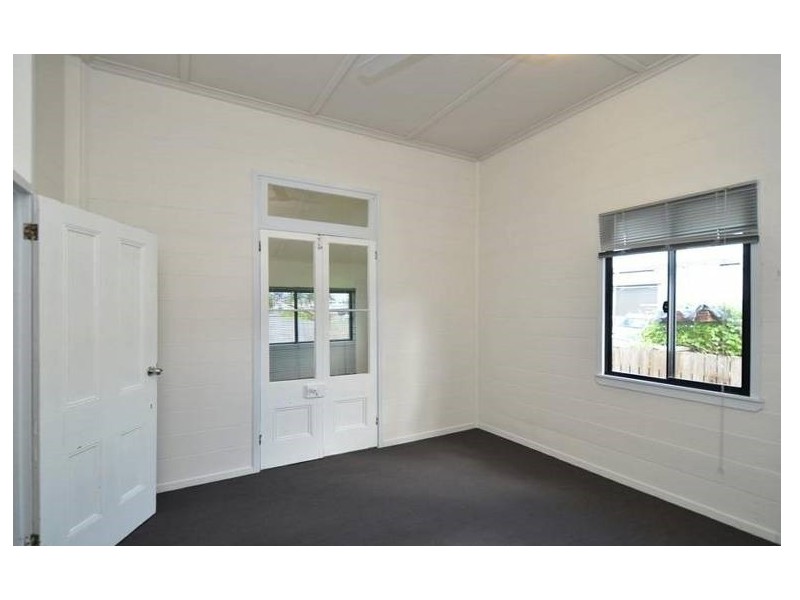 5 RAILWAY AVENUE, Railway Estate QLD 4810