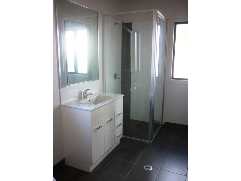 5 RAILWAY AVENUE, Railway Estate QLD 4810