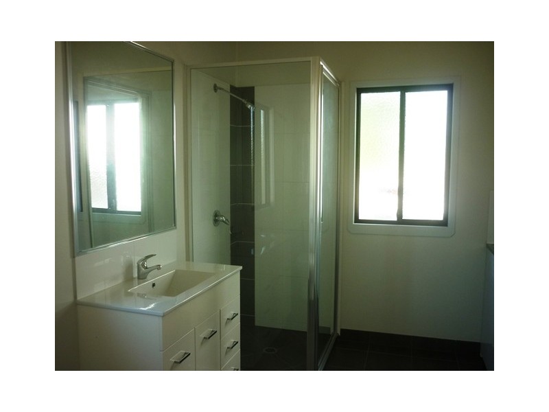 5 RAILWAY AVENUE, Railway Estate QLD 4810