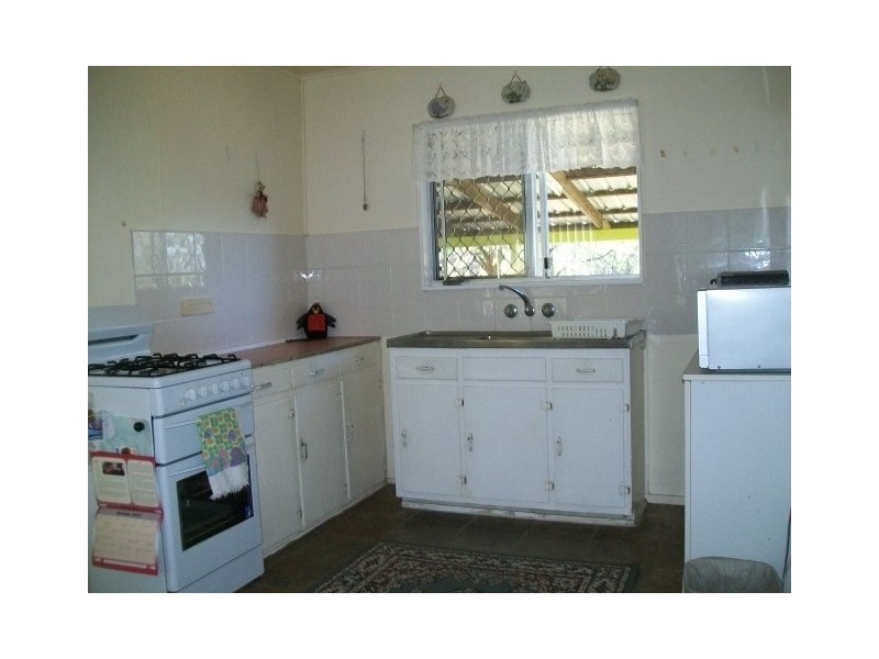 82 JOHN DORY STREET, Cungulla QLD 4816