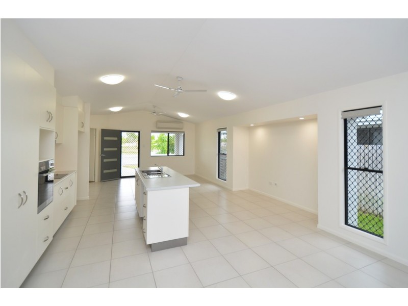 14 The Grange, Shaw QLD 4818