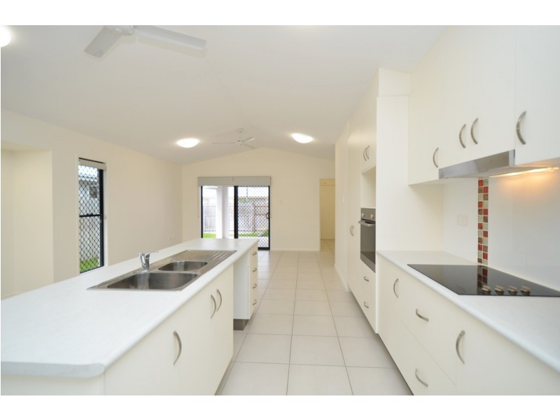 14 The Grange, Shaw QLD 4818