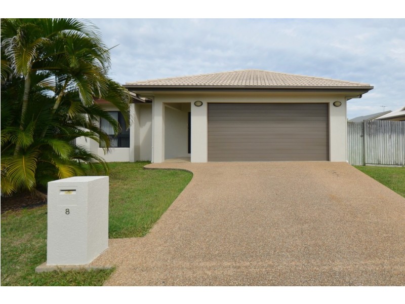 8 DAINTREE DRIVE, Bushland Beach QLD 4818