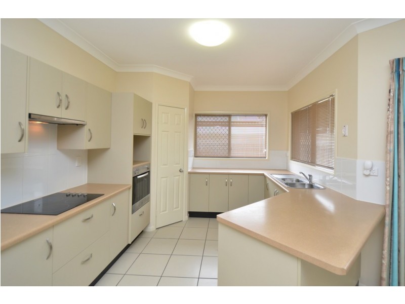 8 DAINTREE DRIVE, Bushland Beach QLD 4818