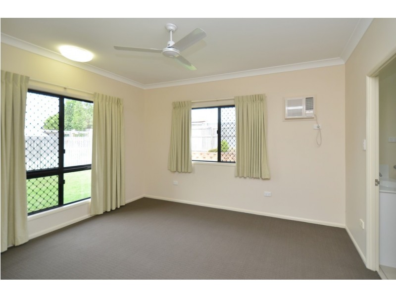 8 DAINTREE DRIVE, Bushland Beach QLD 4818