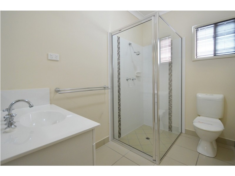 8 DAINTREE DRIVE, Bushland Beach QLD 4818