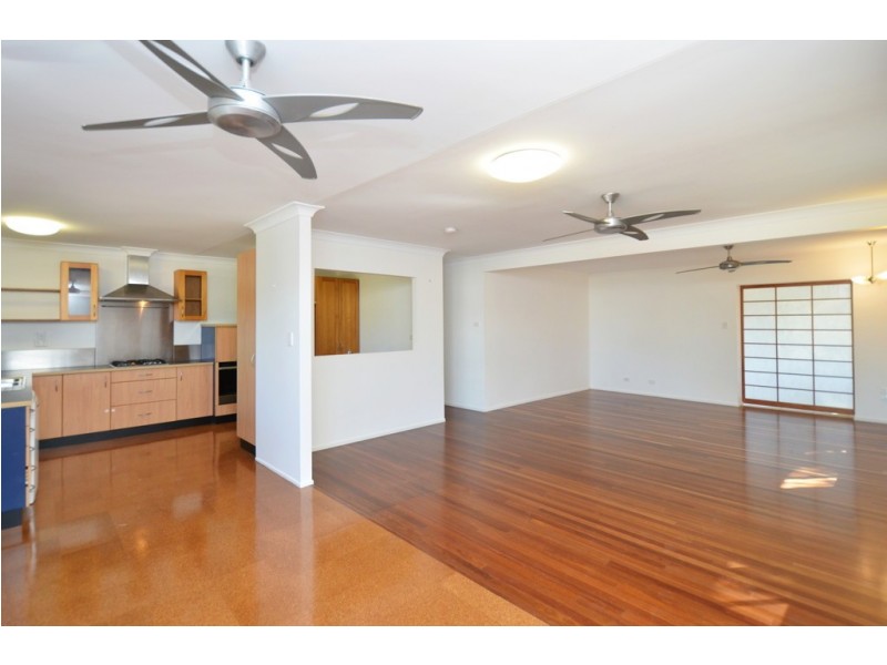 4 SALLOWS STREET, Pallarenda QLD 4810