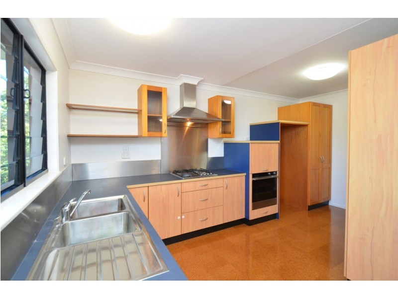 4 SALLOWS STREET, Pallarenda QLD 4810