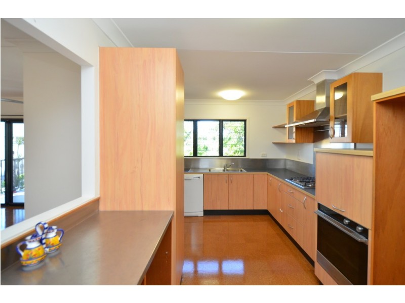 4 SALLOWS STREET, Pallarenda QLD 4810