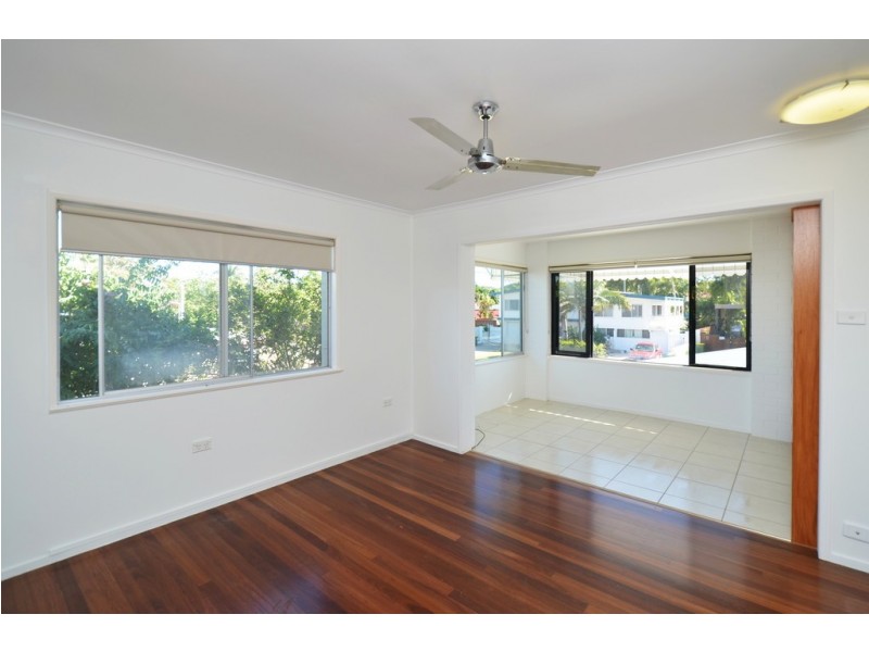 4 SALLOWS STREET, Pallarenda QLD 4810