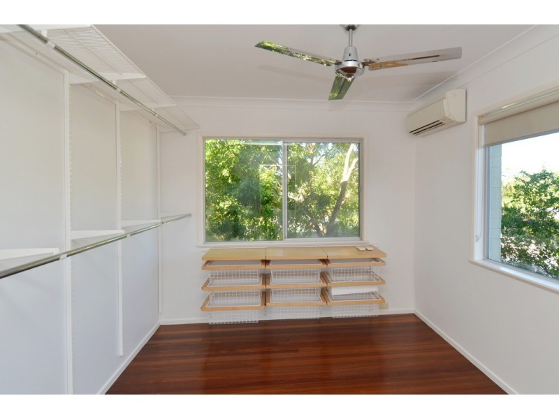 4 SALLOWS STREET, Pallarenda QLD 4810