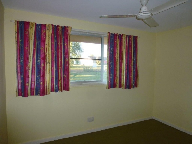 4 Geranium Court, Greenvale QLD 4816