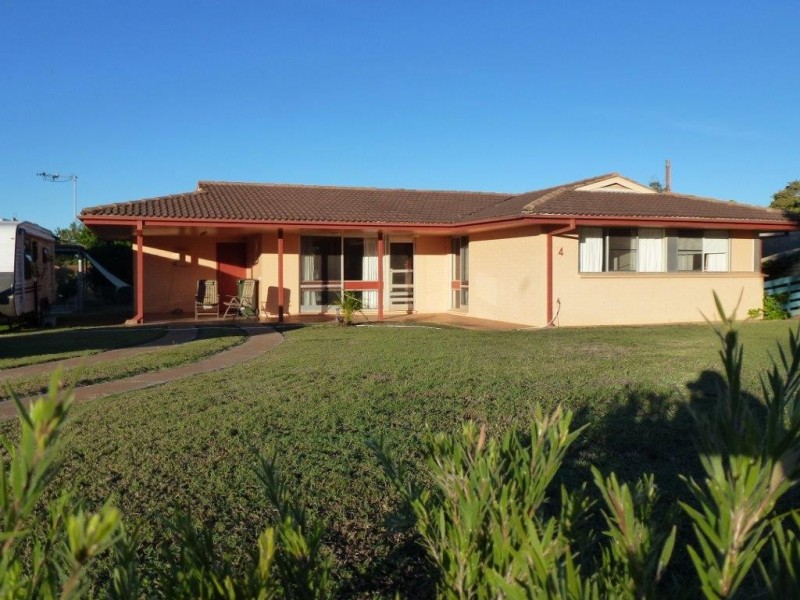 4 Geranium Court, Greenvale QLD 4816