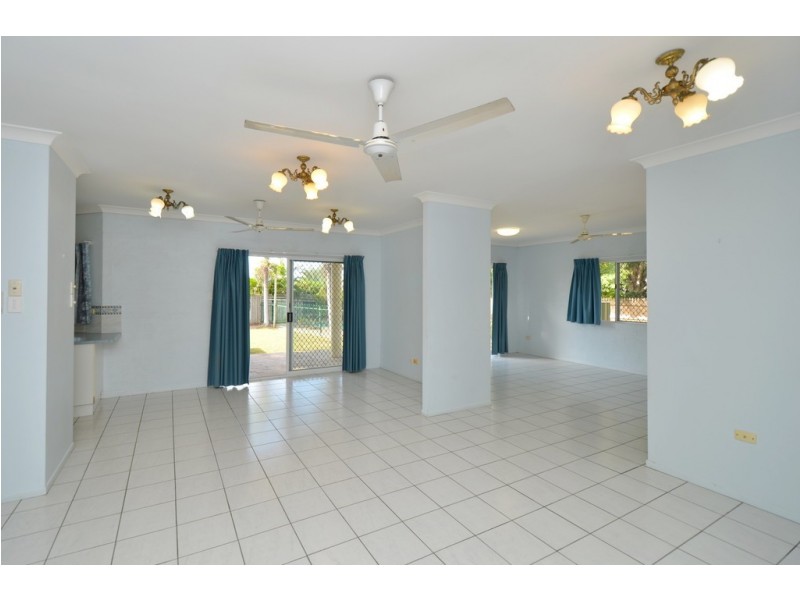 54 MACARTHUR DRIVE, Annandale QLD 4814