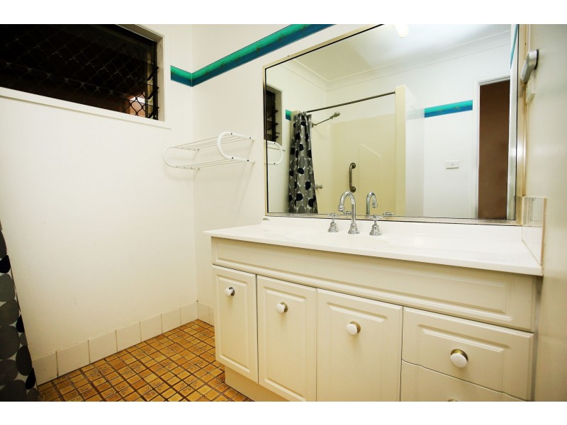 6 Keitley Street, Kirwan QLD 4817