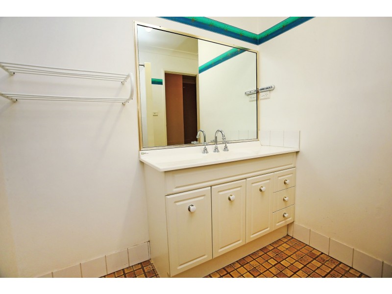 6 Keitley Street, Kirwan QLD 4817