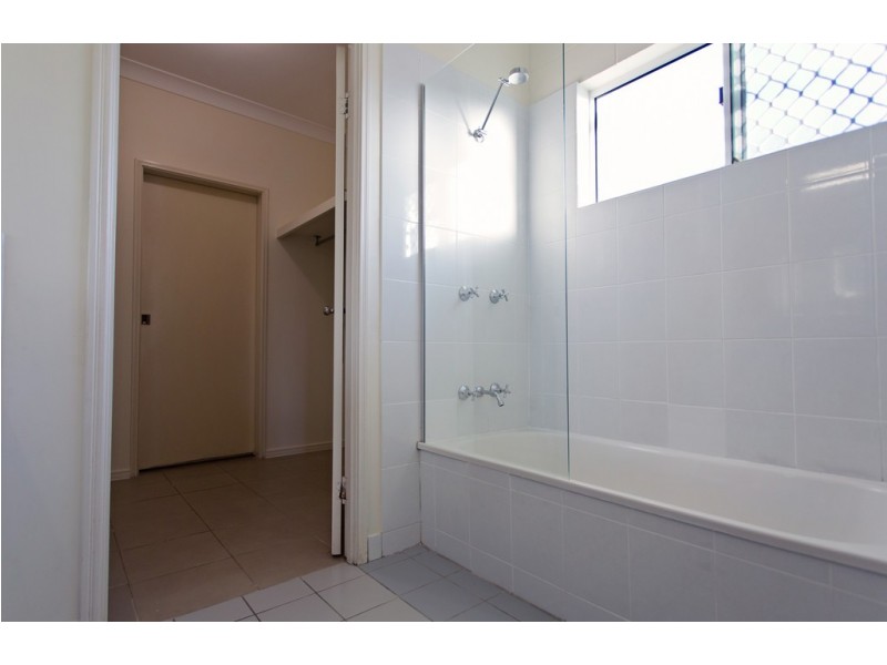 19 ELTON DRIVE, Kelso QLD 4815