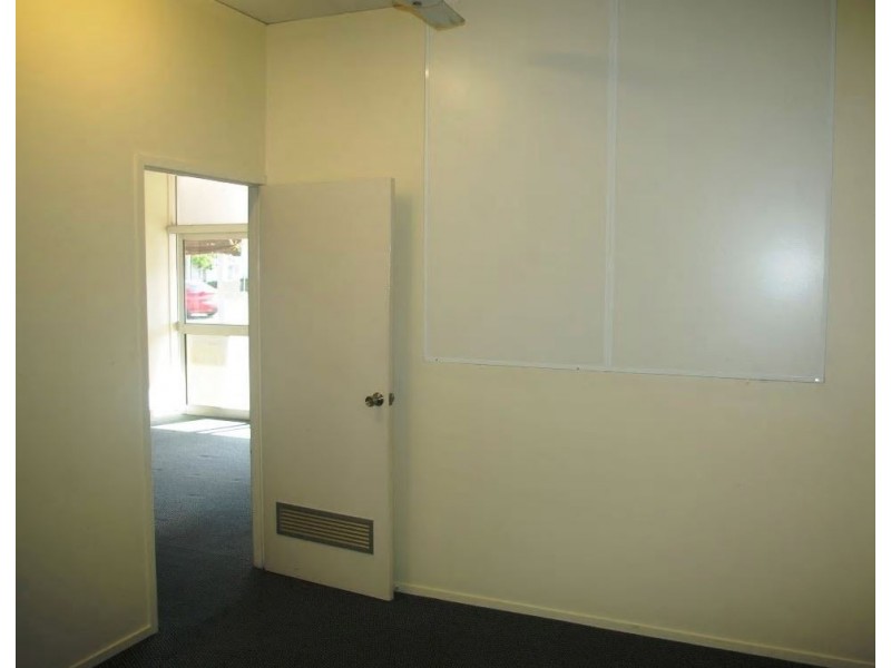 2 / 234 CHARTERS TOWERS ROAD, Hermit Park QLD 4812