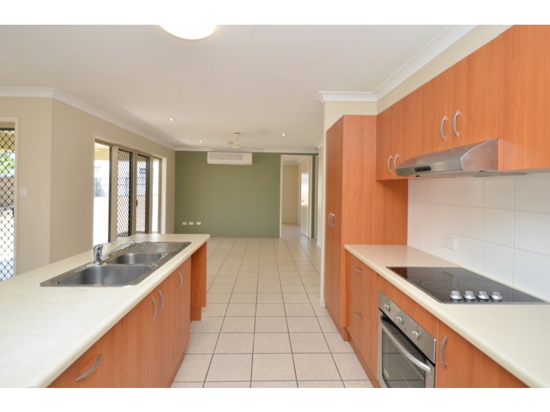 10 Fuji Court, Mount Louisa QLD 4814