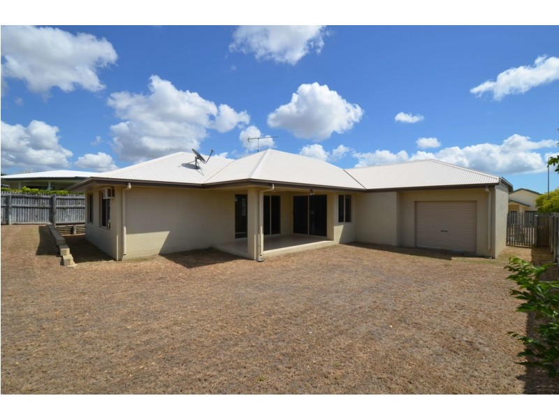 10 Fuji Court, Mount Louisa QLD 4814