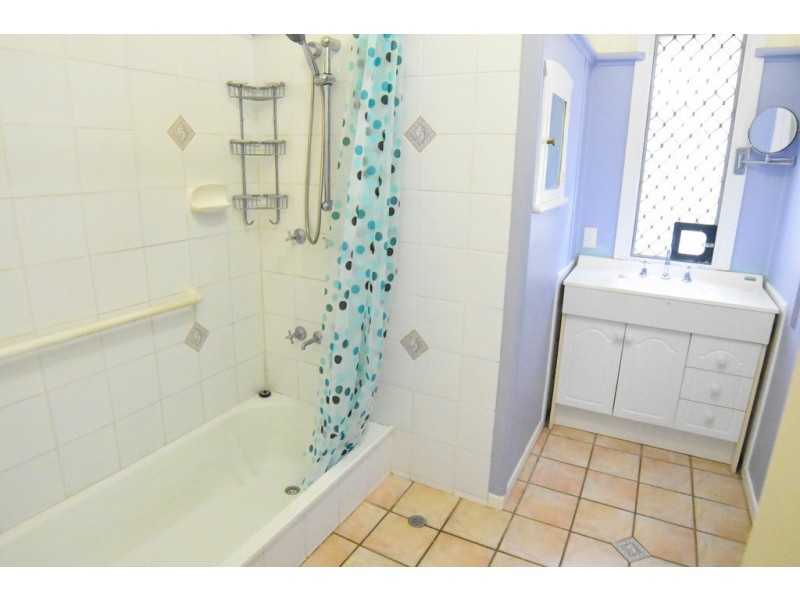 6 Union Street, Hyde Park QLD 4812