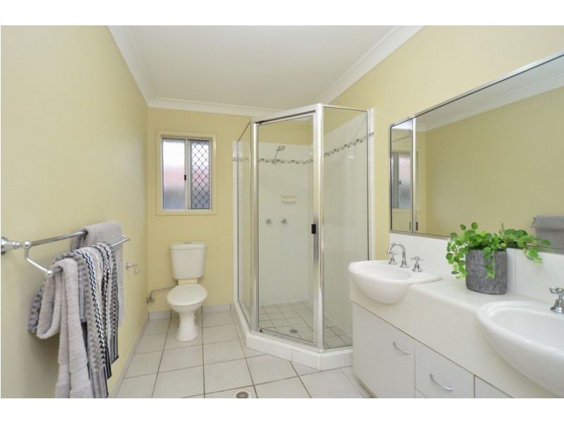 27 Elphinstone Drive, Kirwan QLD 4817