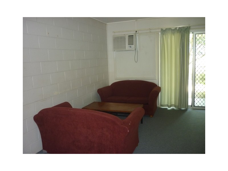 2/2 Burke Street, North Ward QLD 4810