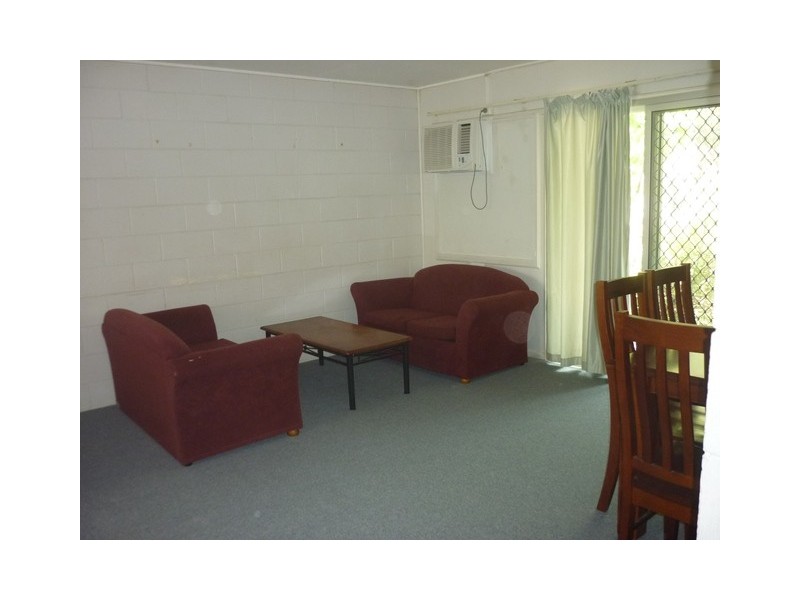 2/2 Burke Street, North Ward QLD 4810