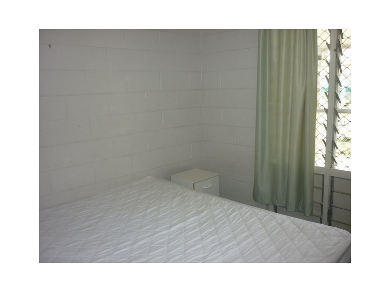 2/2 Burke Street, North Ward QLD 4810