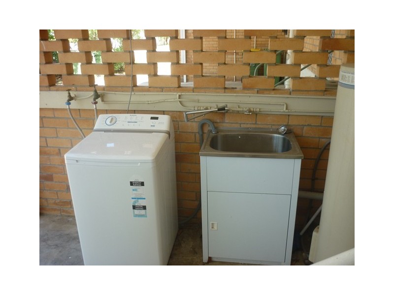 2/2 Burke Street, North Ward QLD 4810