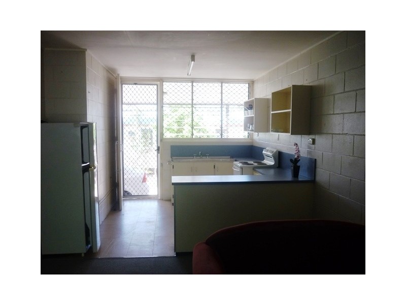 2/2 Burke Street, North Ward QLD 4810