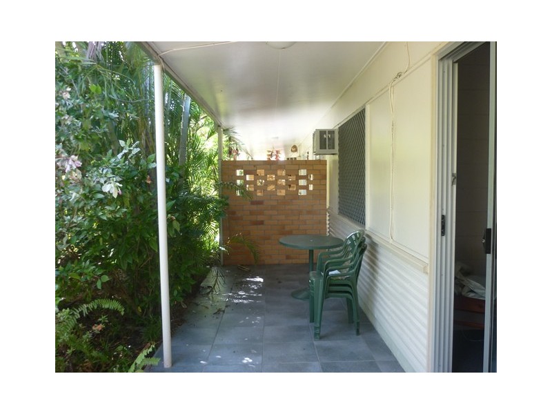 2/2 Burke Street, North Ward QLD 4810