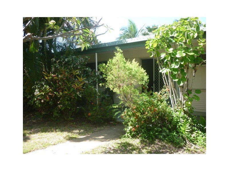 2/2 Burke Street, North Ward QLD 4810