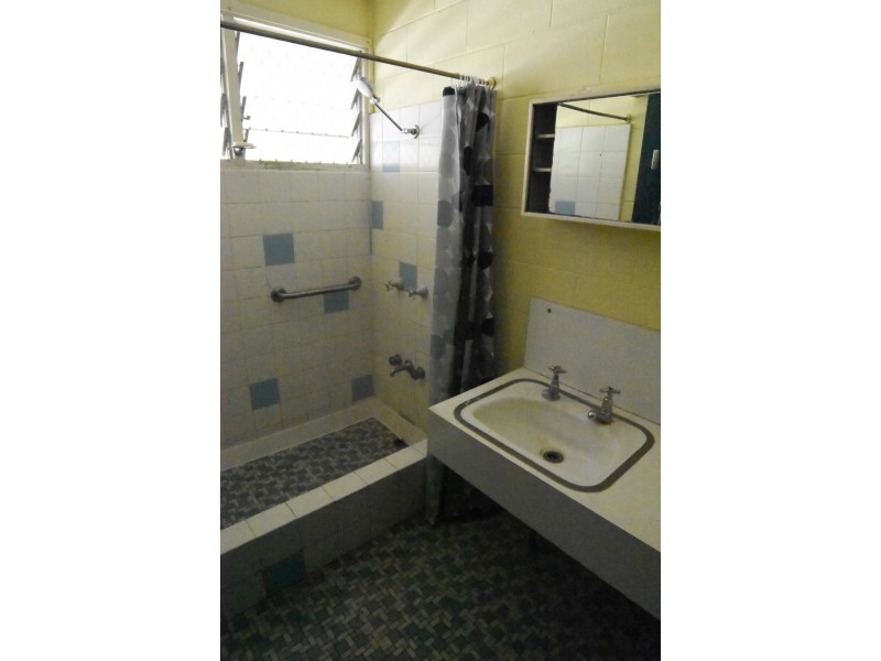 138 Eyre Street, North Ward QLD 4810