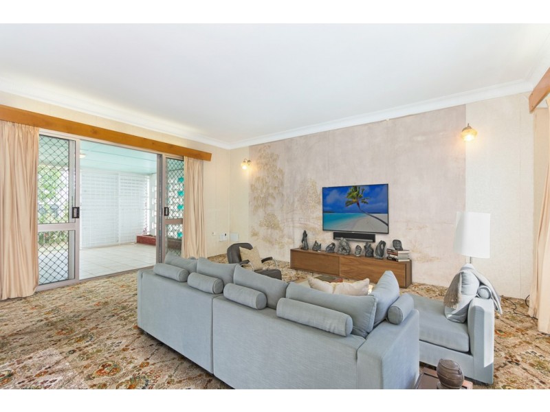 16 FLOWERS STREET, Railway Estate QLD 4810