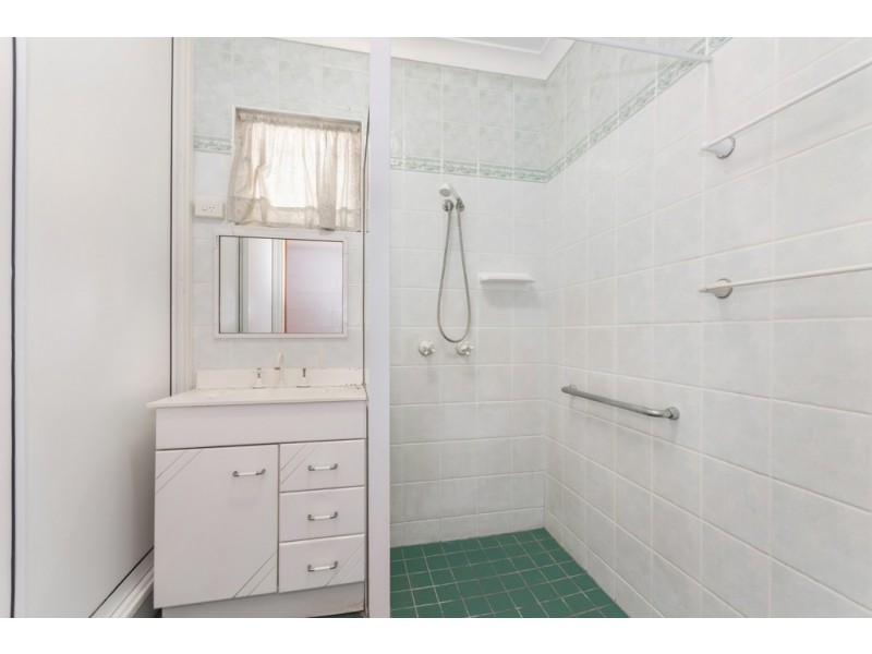 16 FLOWERS STREET, Railway Estate QLD 4810