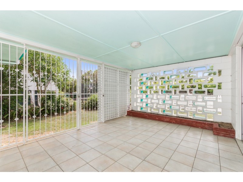 16 FLOWERS STREET, Railway Estate QLD 4810
