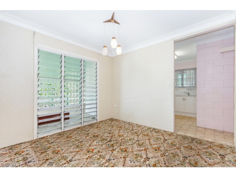 16 FLOWERS STREET, Railway Estate QLD 4810