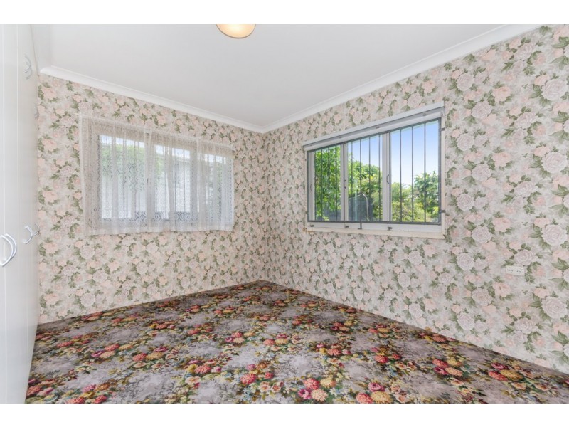 16 FLOWERS STREET, Railway Estate QLD 4810