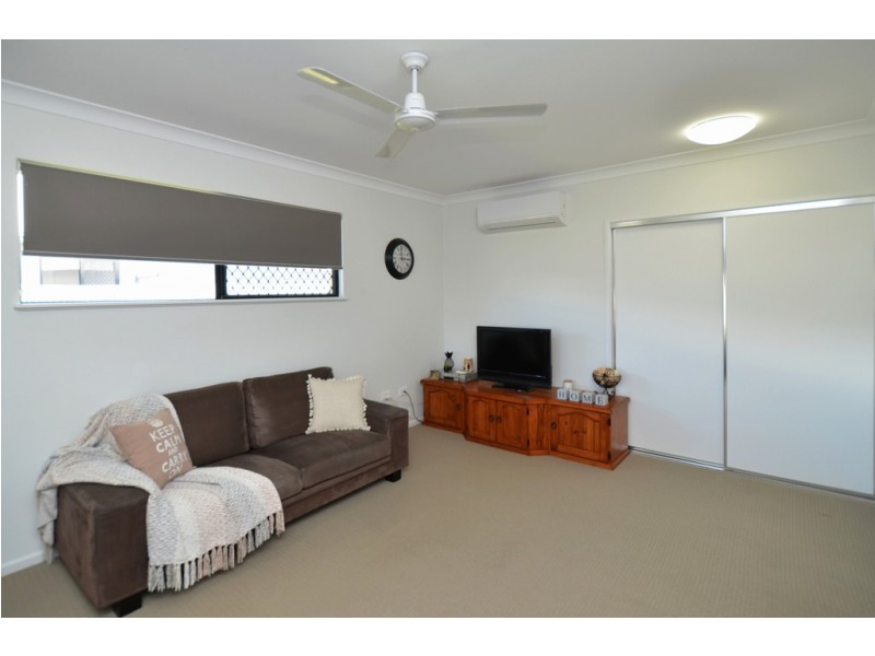 6 Glendower Street, Bushland Beach QLD 4818