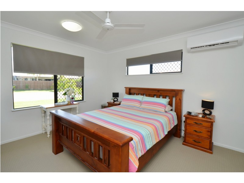 6 Glendower Street, Bushland Beach QLD 4818