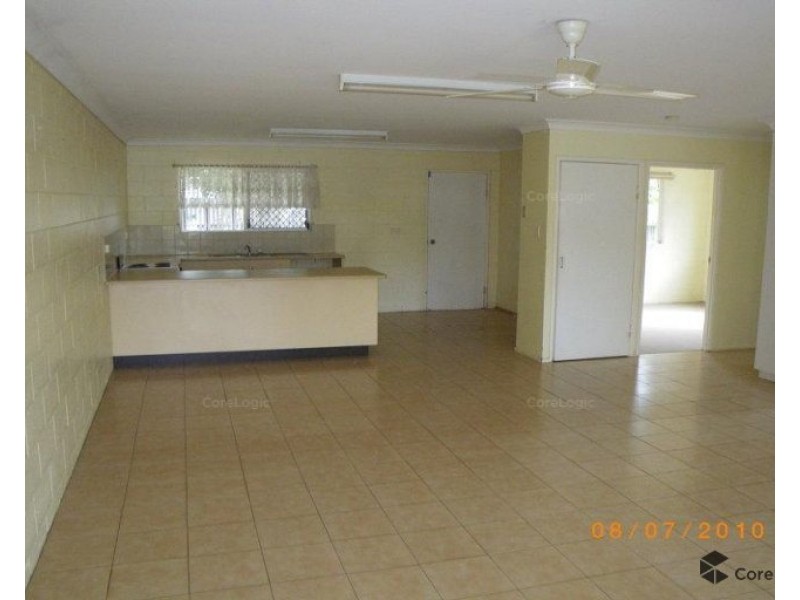 7 SALTBUSH STREET, Rasmussen QLD 4815