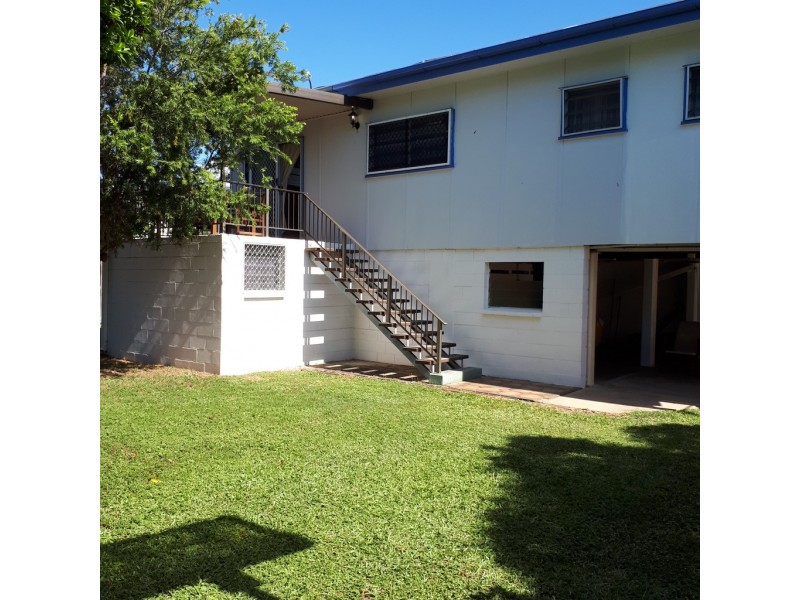 25 Lindeman Avenue, Cranbrook QLD 4814