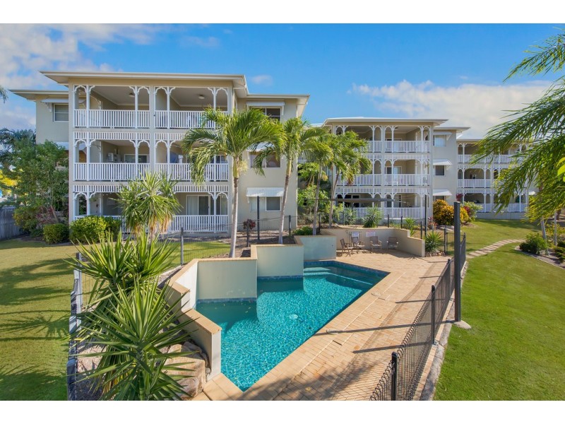 Unit 3 -12 MARTINEZ AVENUE, West End QLD 4810