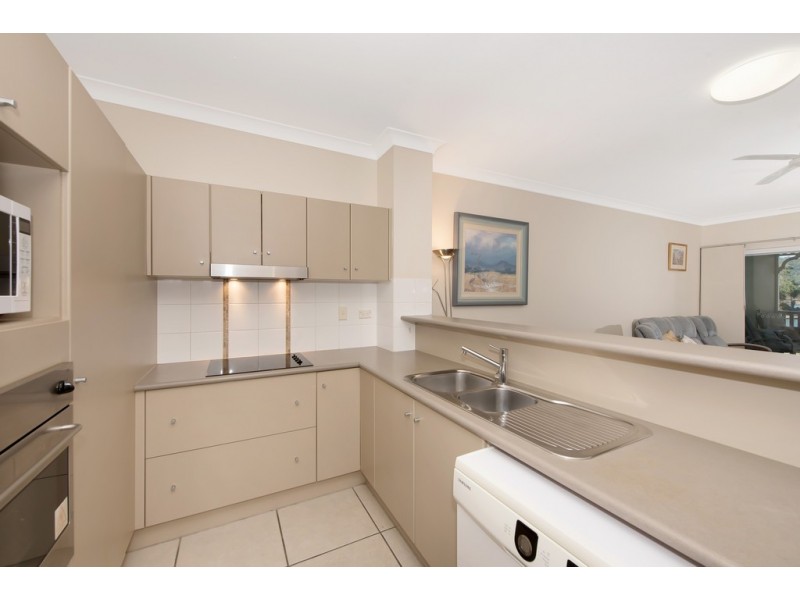 Unit 3 -12 MARTINEZ AVENUE, West End QLD 4810